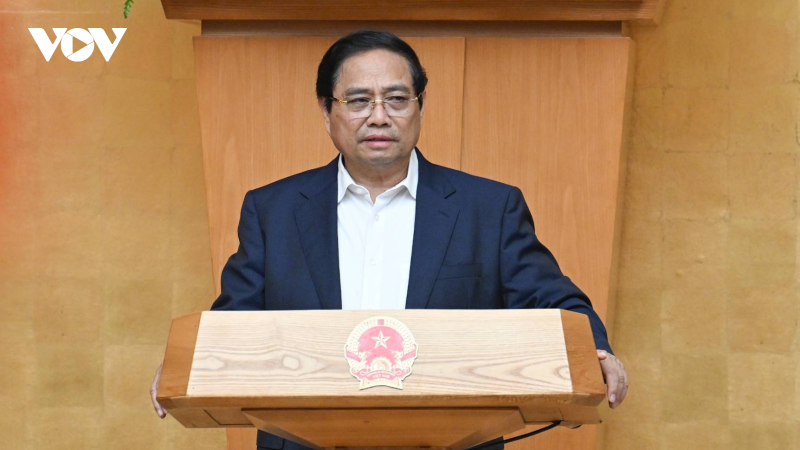 Thủ tướng đề nghị rà soát cắt giảm 30% thủ tục hành chính, 30% chi phí