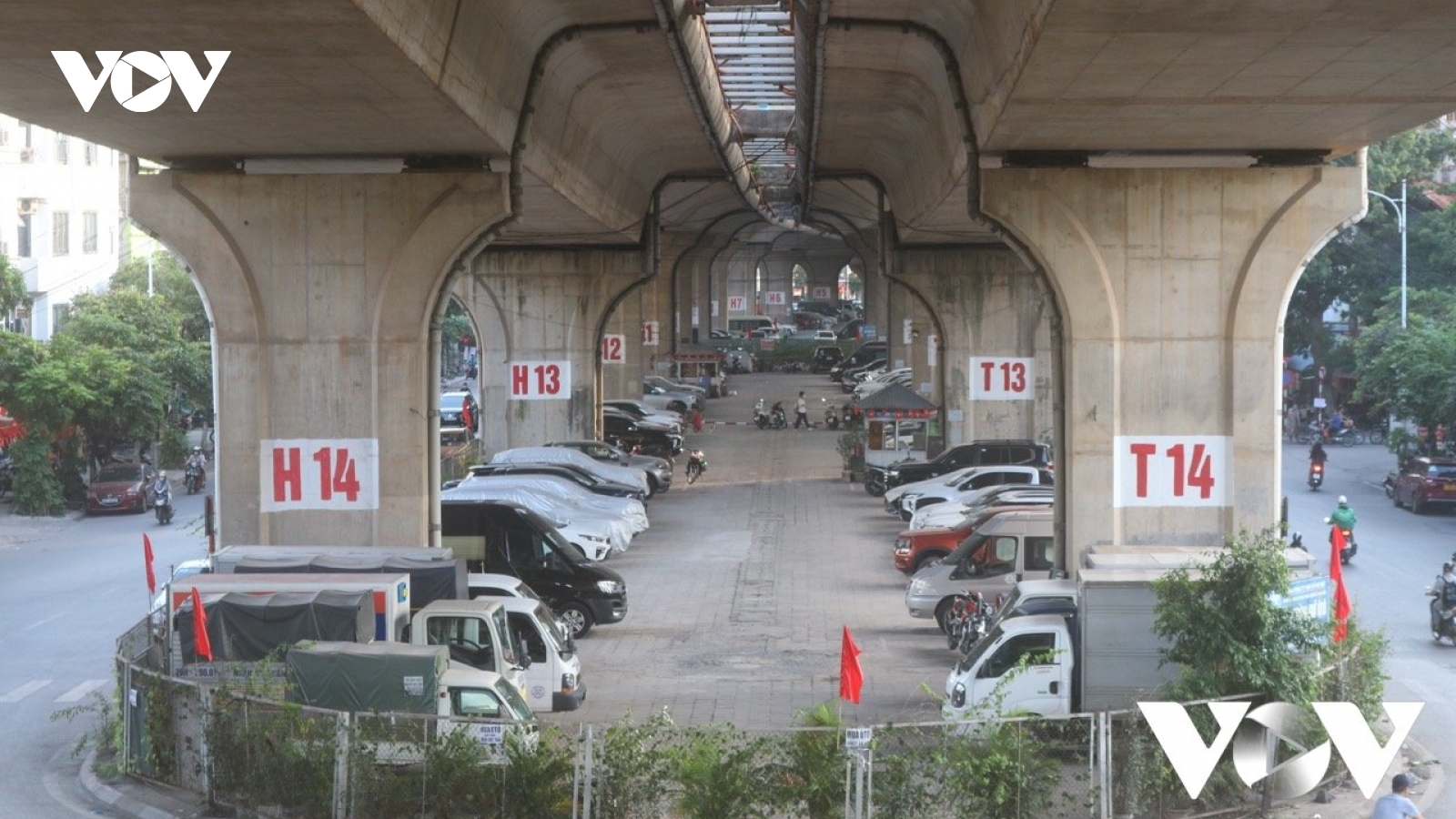 Quản hay cấm trông giữ xe dưới gầm cầu