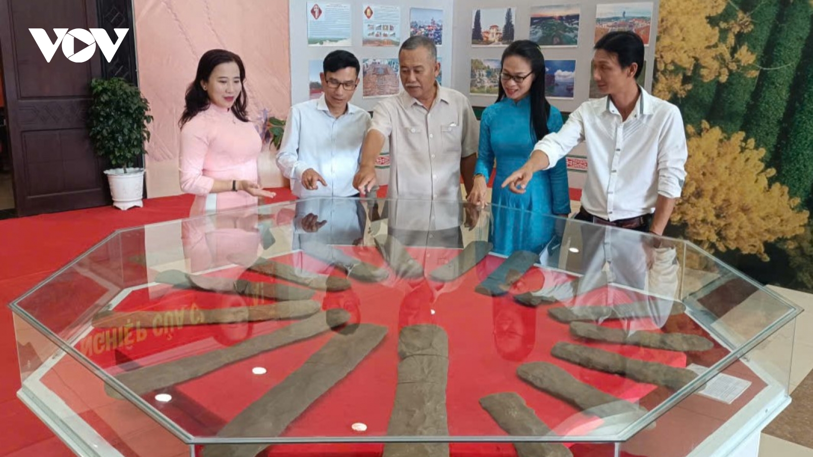 Công bố Quyết định công nhận Bảo vật quốc gia Đàn đá Đắk Sơn