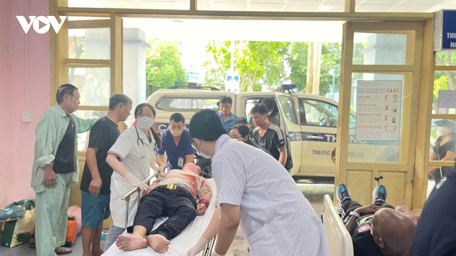 Cấp cứu 18 nạn nhân vụ tai nạn liên hoàn trên cao tốc Hà Nội - Ninh Bình