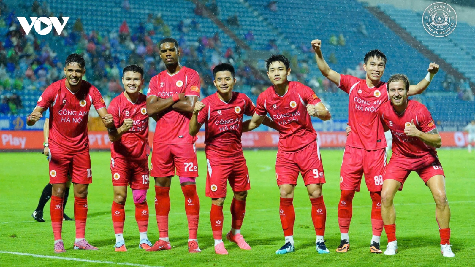 Bảng xếp hạng V-League mới nhất: CAHN cạnh tranh ngôi đầu