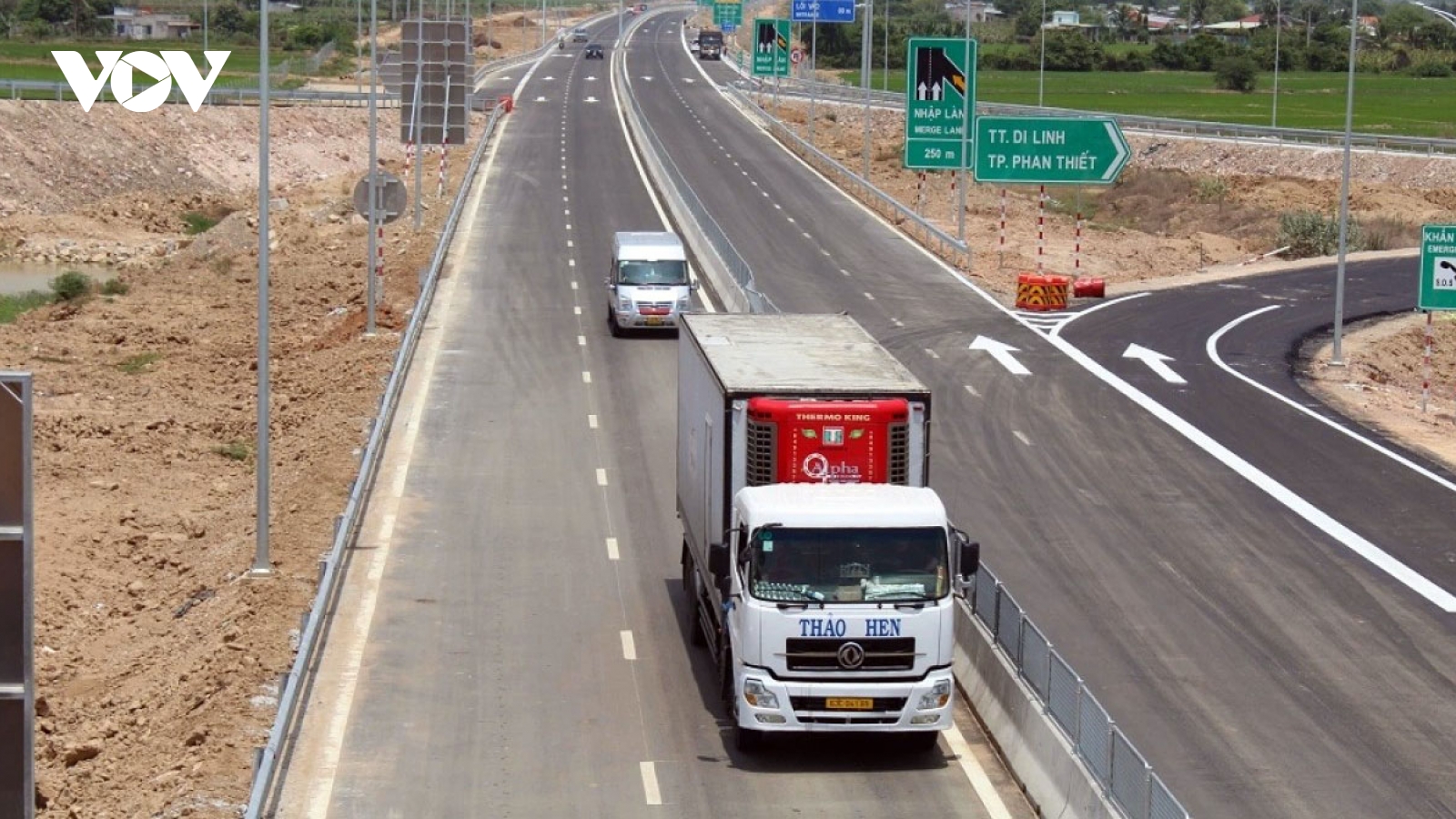 Từ 18/9, cấm xe tải trên 7,5 tấn, xe khách trên 29 chỗ đi vào làn 1 cao tốc 2 làn