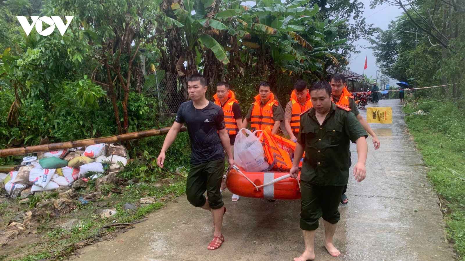 Khẩn trương tìm kiếm 3 người bị lũ cuốn trôi tại công trường cao tốc Đồng Đăng - Trà Lĩnh