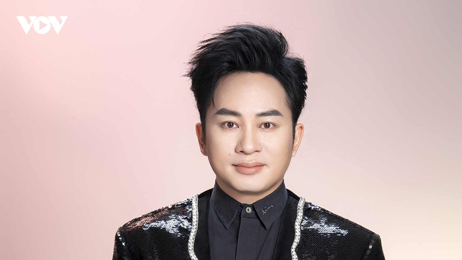 Tùng Dương cùng bạn bè ủng hộ 1 tỷ đồng cho 5 tỉnh chịu bão Bualoi