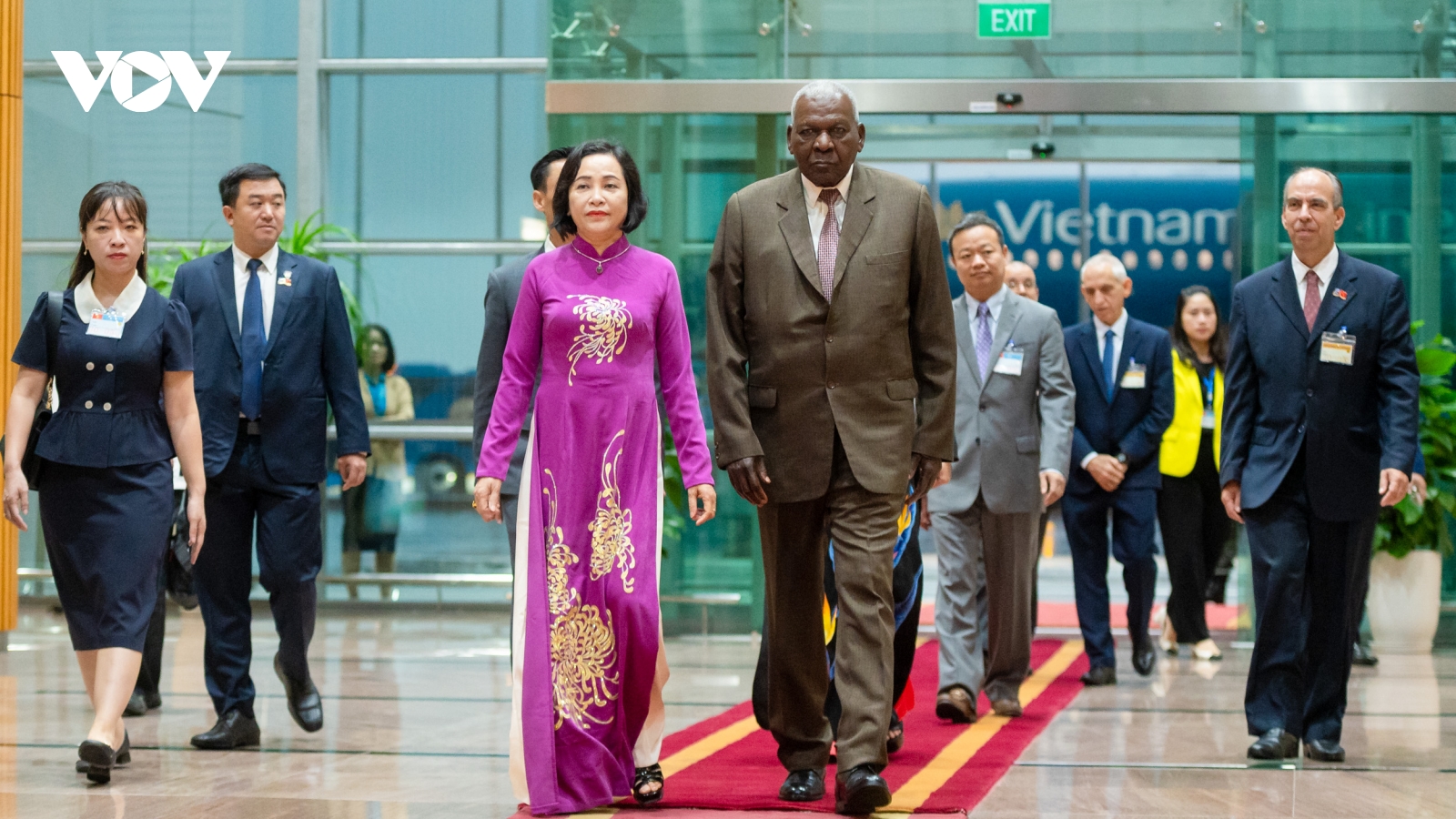 Chủ tịch Quốc hội Cuba đến Hà Nội, bắt đầu thăm chính thức Việt Nam