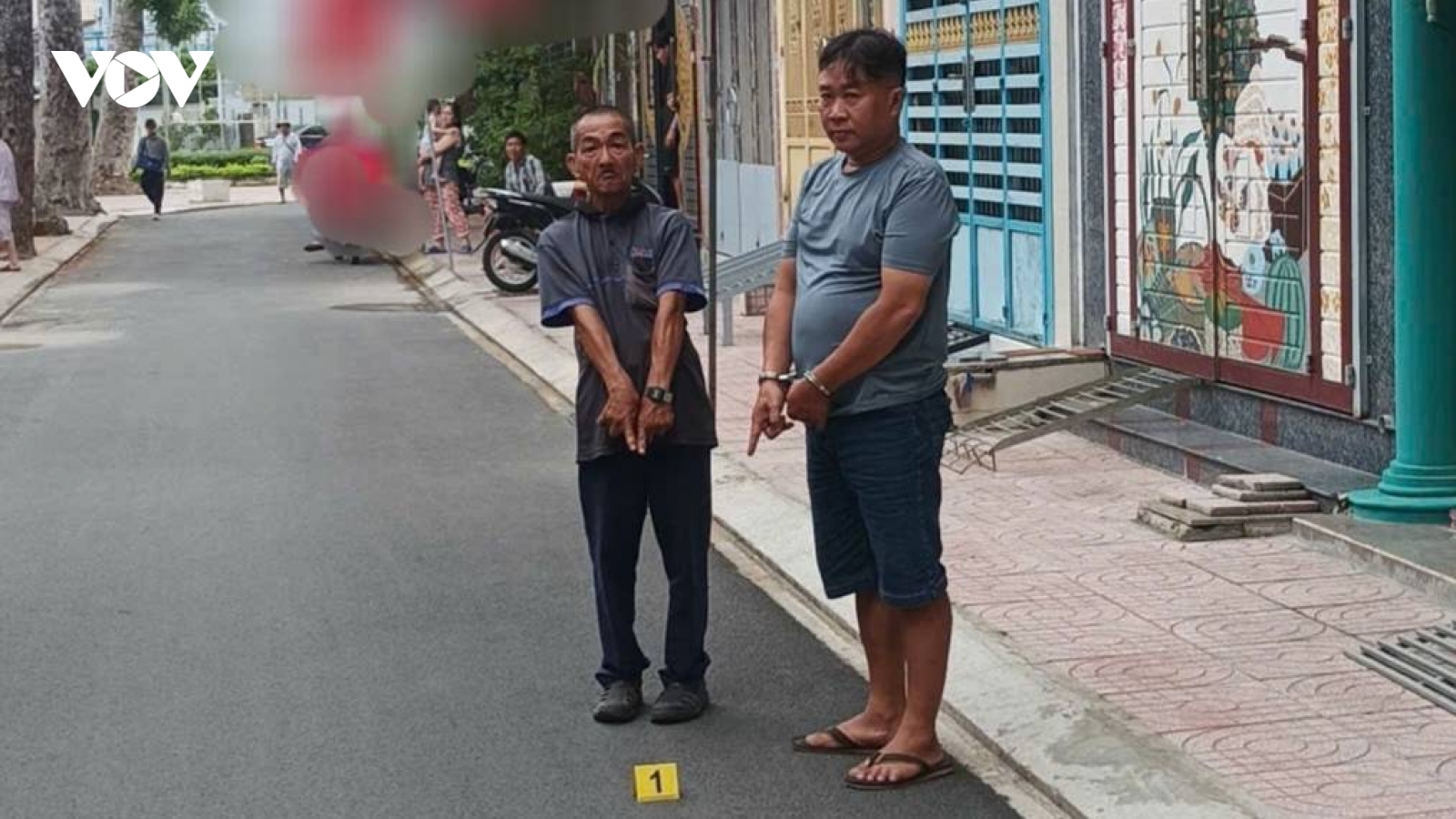 Bắt giữ đối tượng cướp giật vé số của người bán dạo