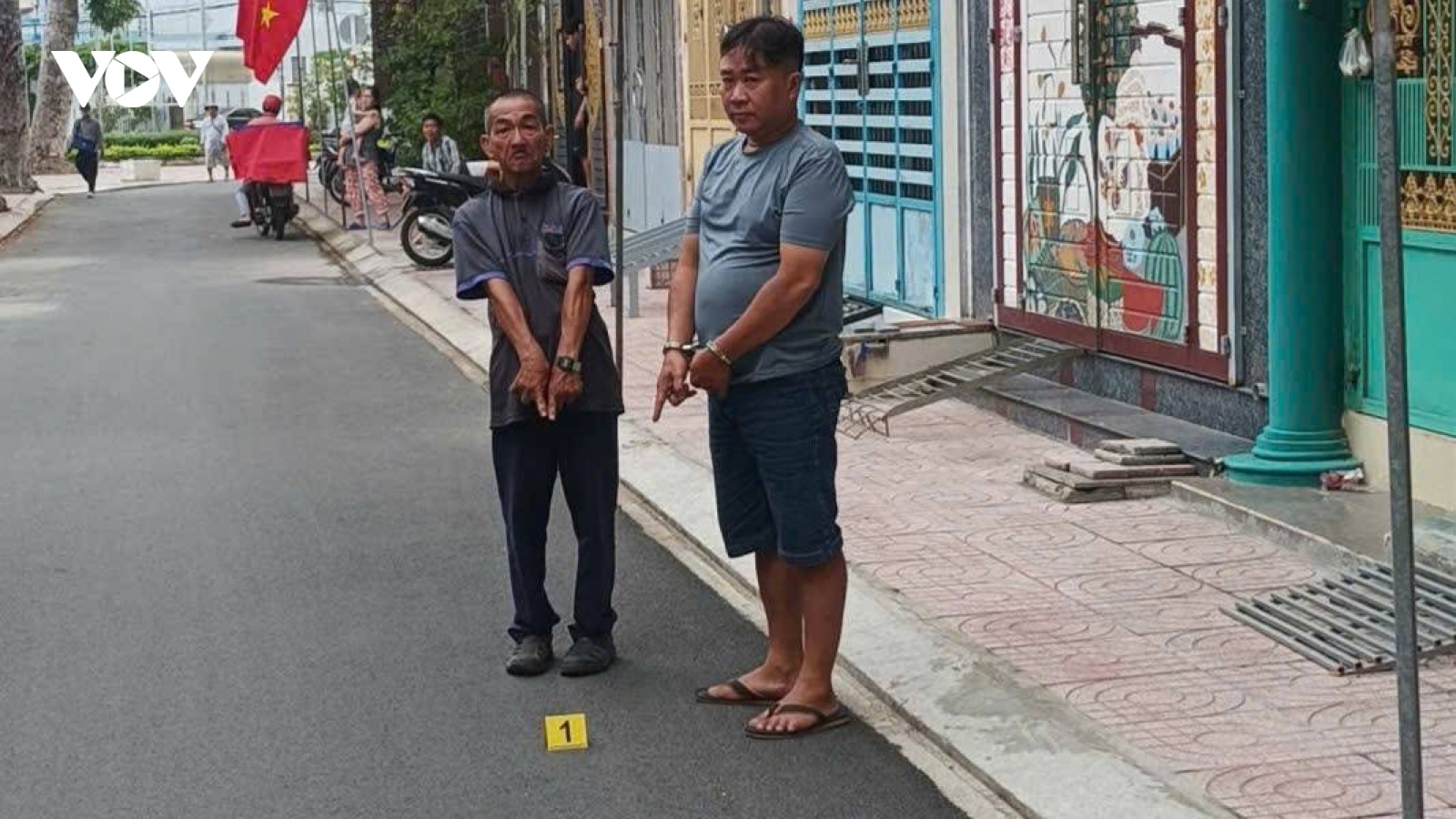Khởi tố nghi phạm cướp giật vé số người bán dạo