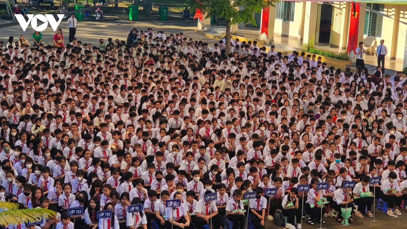 Chuyện “Nuôi heo đất” giúp bạn nghèo ở một trường phổ thông dân tộc nội trú