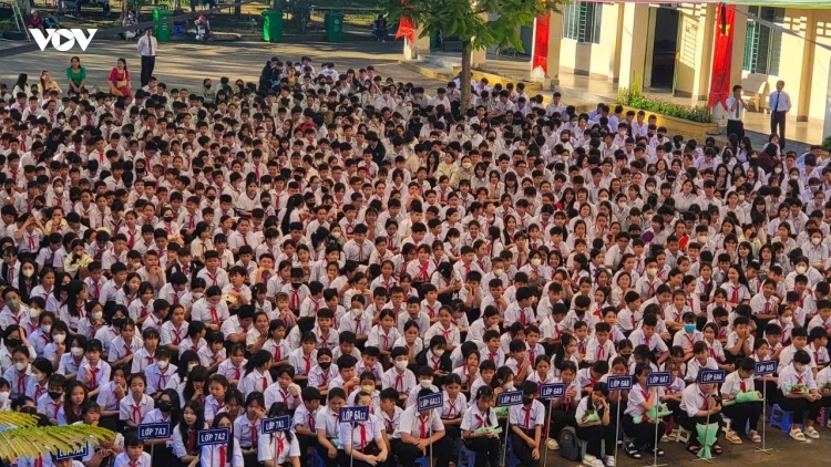 Chuyện “Nuôi heo đất” giúp bạn nghèo ở một trường phổ thông dân tộc nội trú