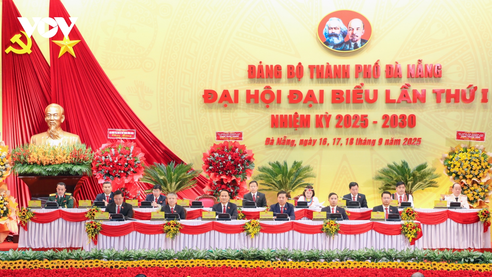 Ông Trần Cẩm Tú dự và chỉ đạo Đại hội Đảng bộ thành phố Đà Nẵng lần thứ I