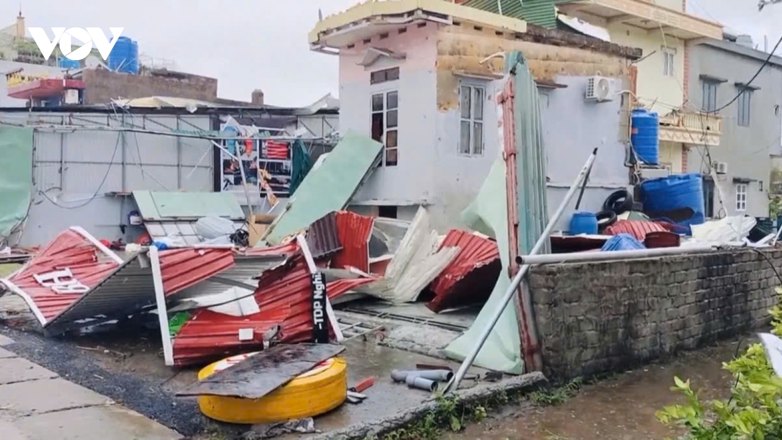 Bão số 10 Bualoi khiến 13 người chết, 44.230 nhà hư hỏng và nhiều thiệt hại nặng nề