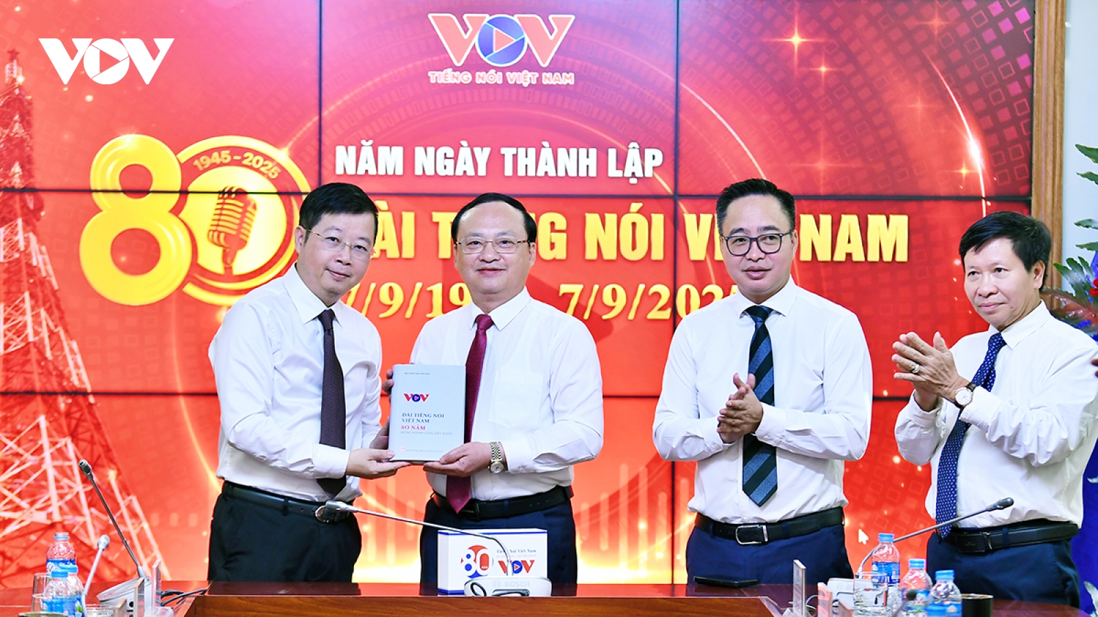 Tổng Giám đốc VTV Nguyễn Thanh Lâm chúc mừng 80 năm thành lập Đài Tiếng nói Việt Nam