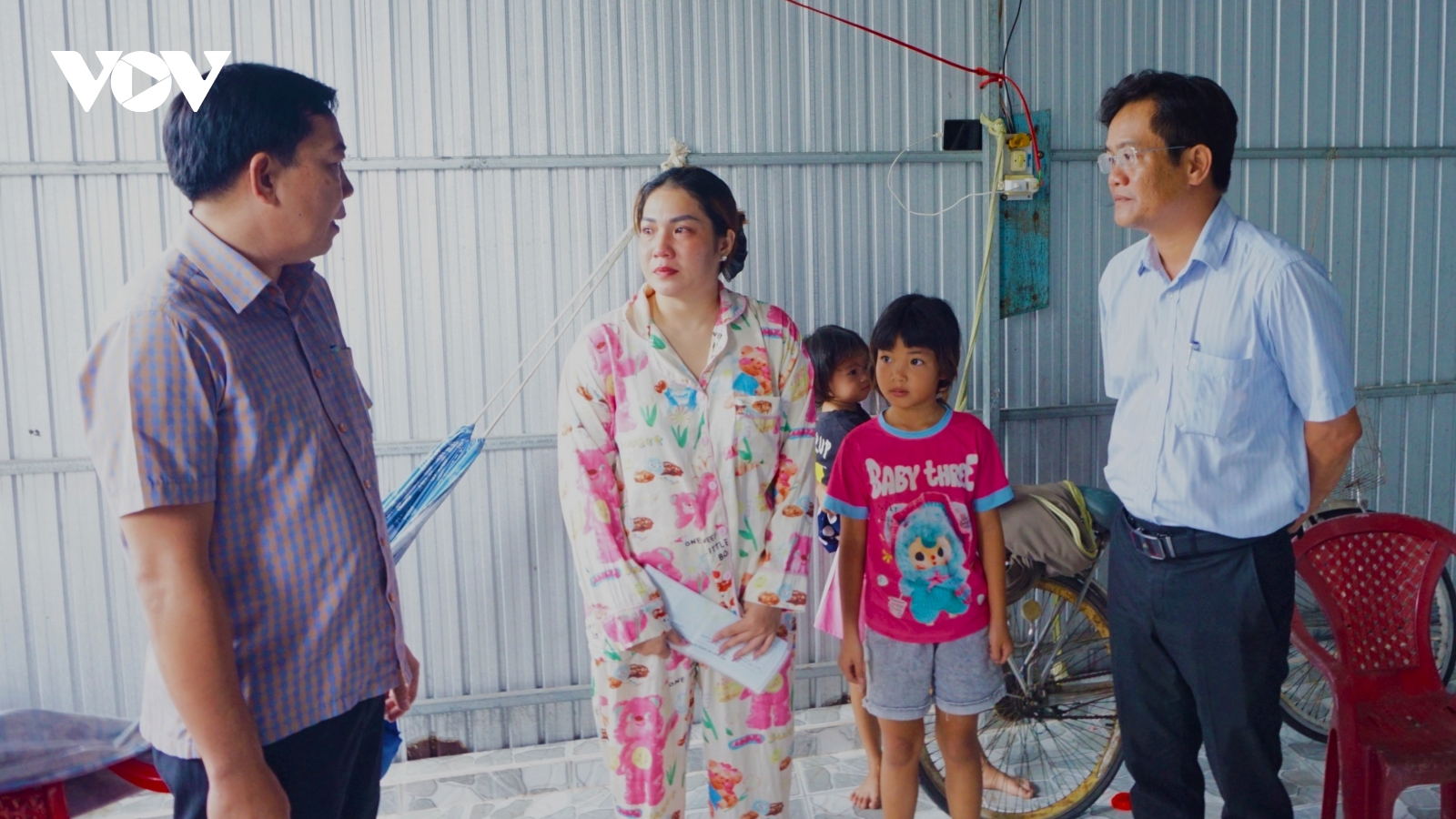 Bé trai 5 tuổi bị bại liệt đuối nước thương tâm ở Cà Mau