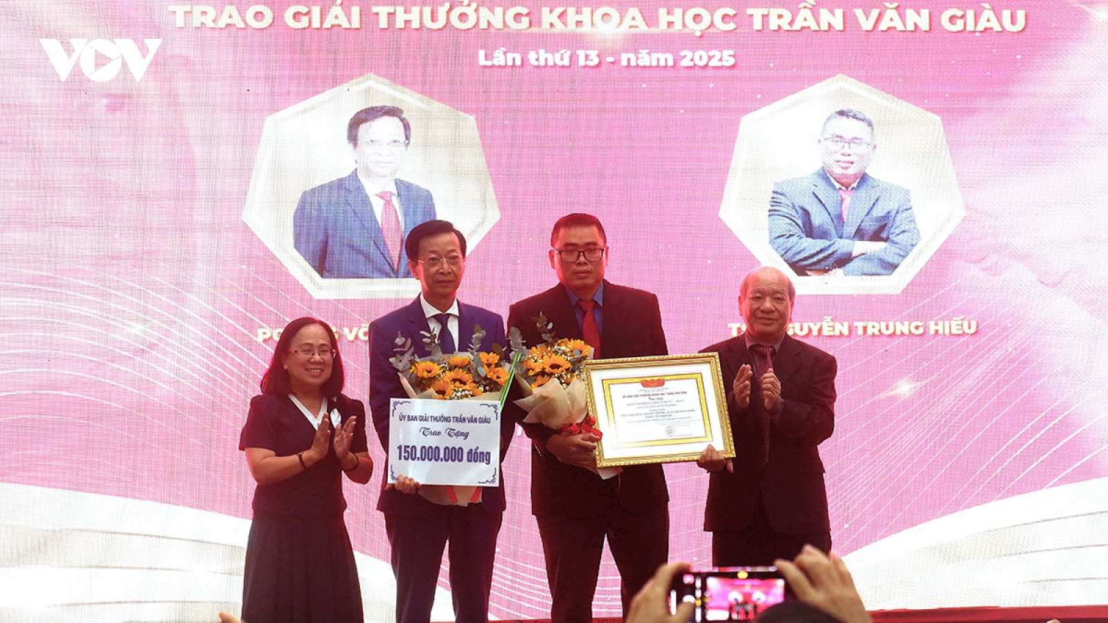 Hai giảng viên Trường Đại học An Giang đạt Giải thưởng khoa học Trần Văn Giàu lần thứ 13