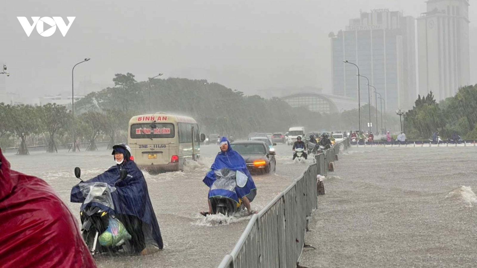 Mưa lớn ở Hà Nội bao giờ mới dứt?