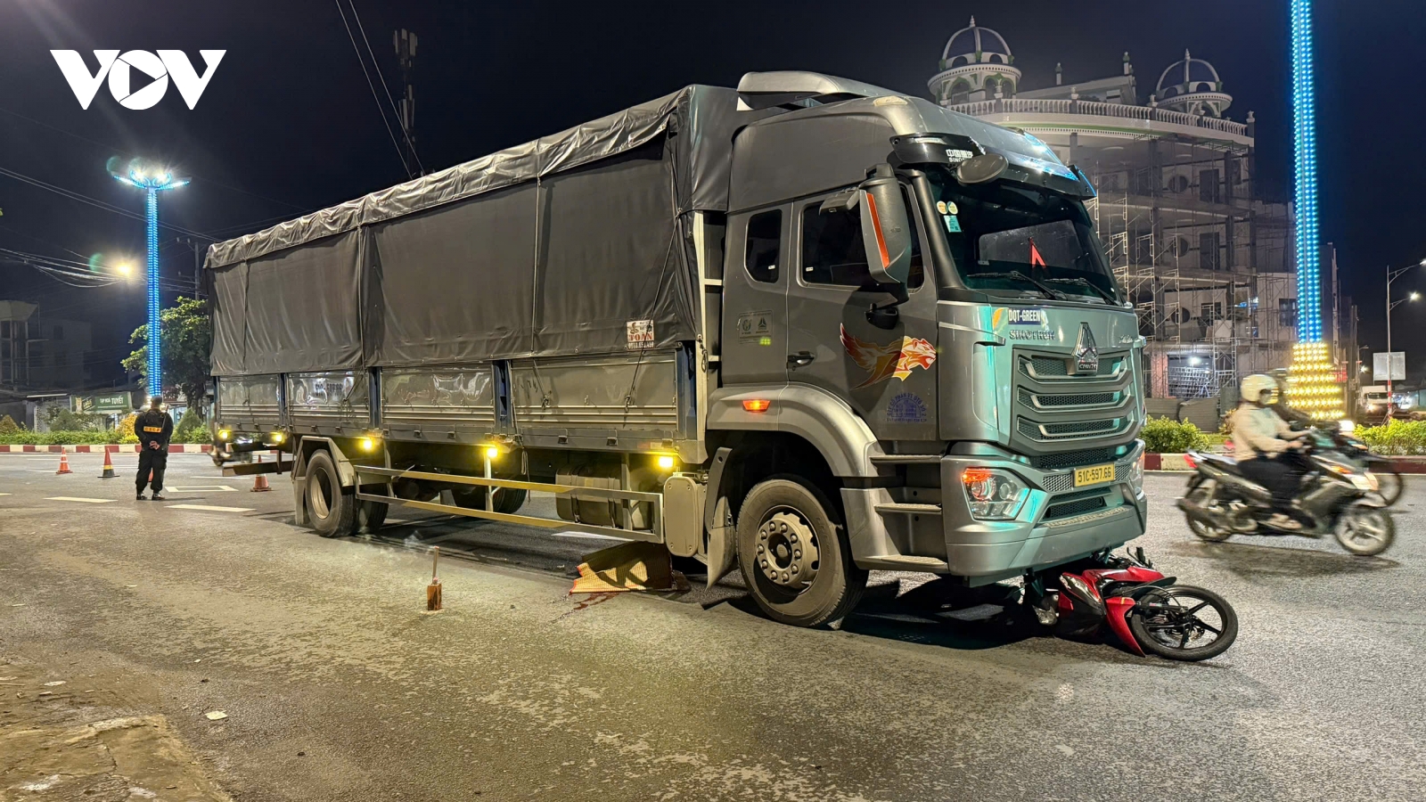 Ô tô tải “nuốt” xe máy ở Đồng Tháp, một người tử vong tại chỗ