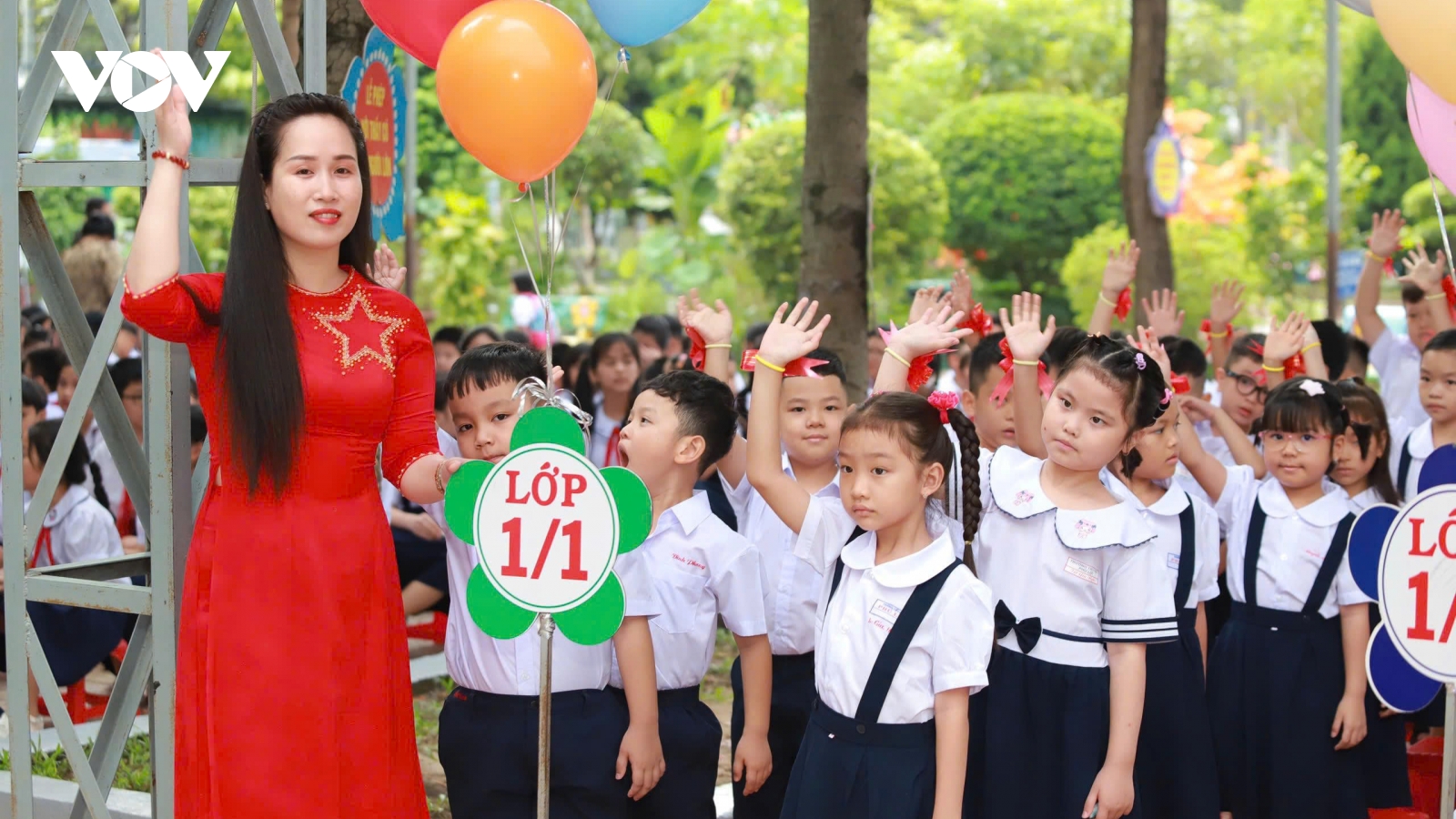 Hơn 2,5 triệu học sinh từ Côn Đảo tới đất liền của TP.HCM rộn ràng khai giảng năm học mới
