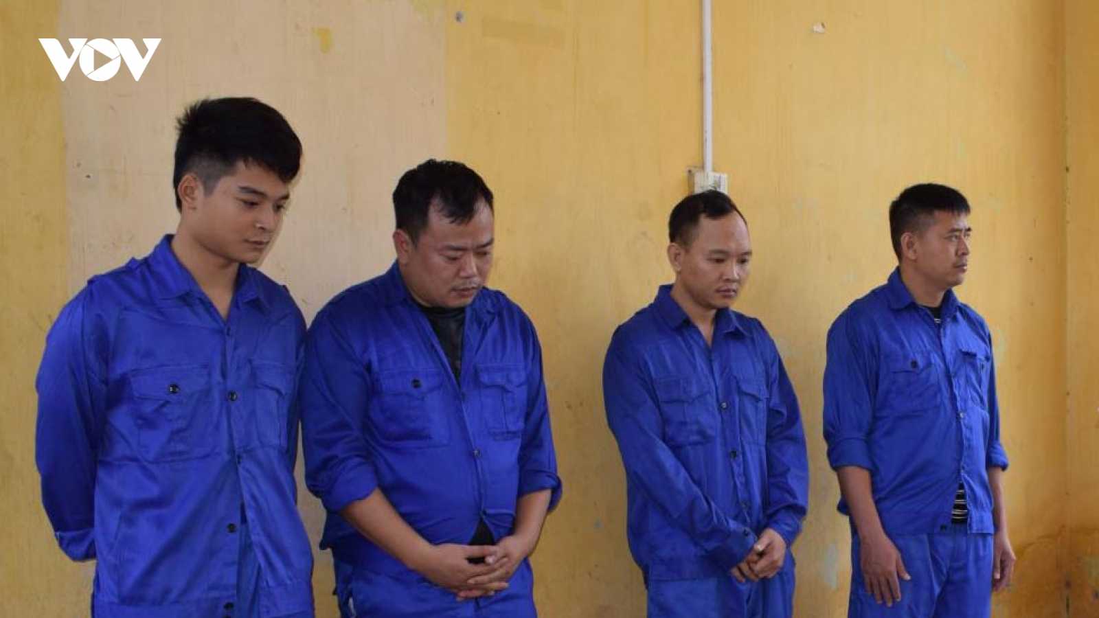 Bắt 4 kẻ dàn cảnh mua bán tiền điện tử để cướp 3 tỷ đồng