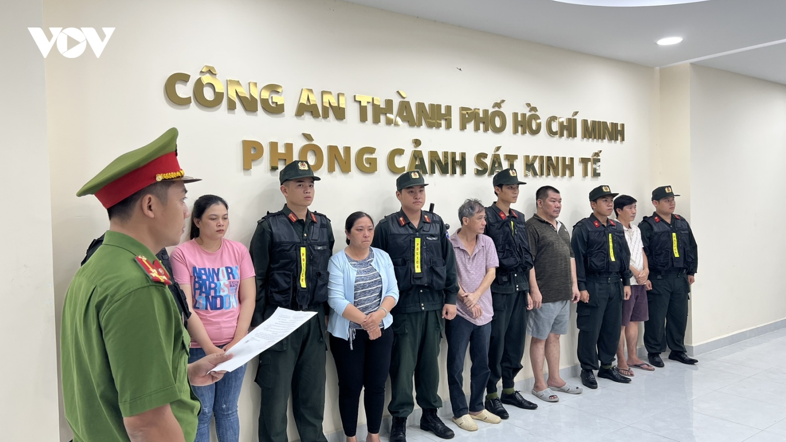 Công an TP.HCM triệt phá đường dây buôn lậu quy mô lớn, bắt giữ 5 bị can