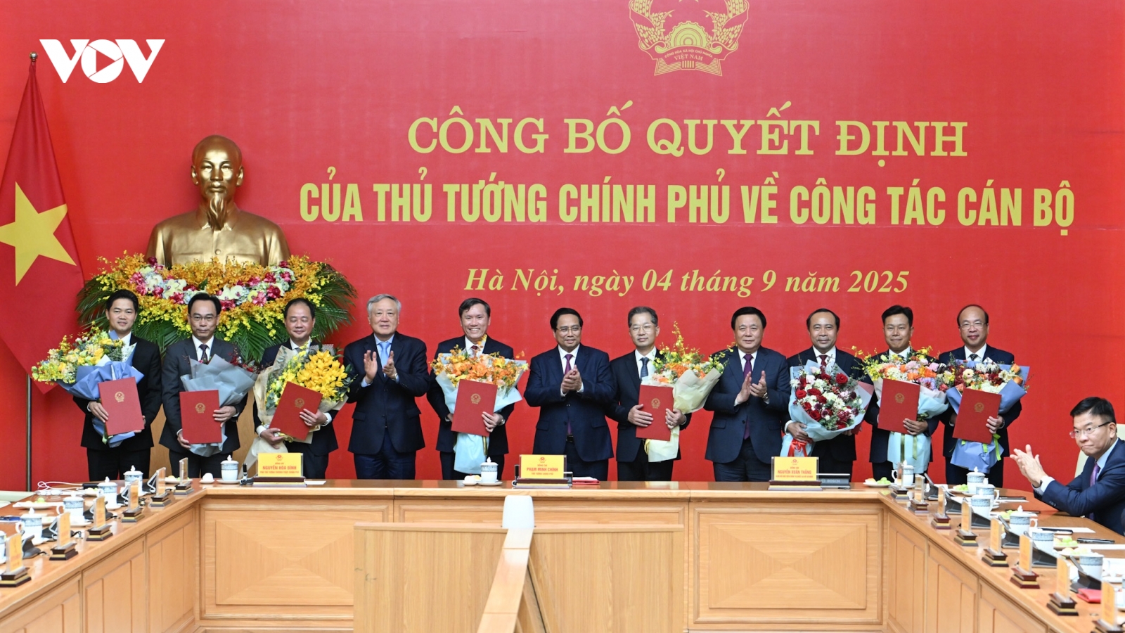 Thủ tướng trao 8 quyết định bổ nhiệm một số lãnh đạo Bộ, cơ quan thuộc Chính phủ