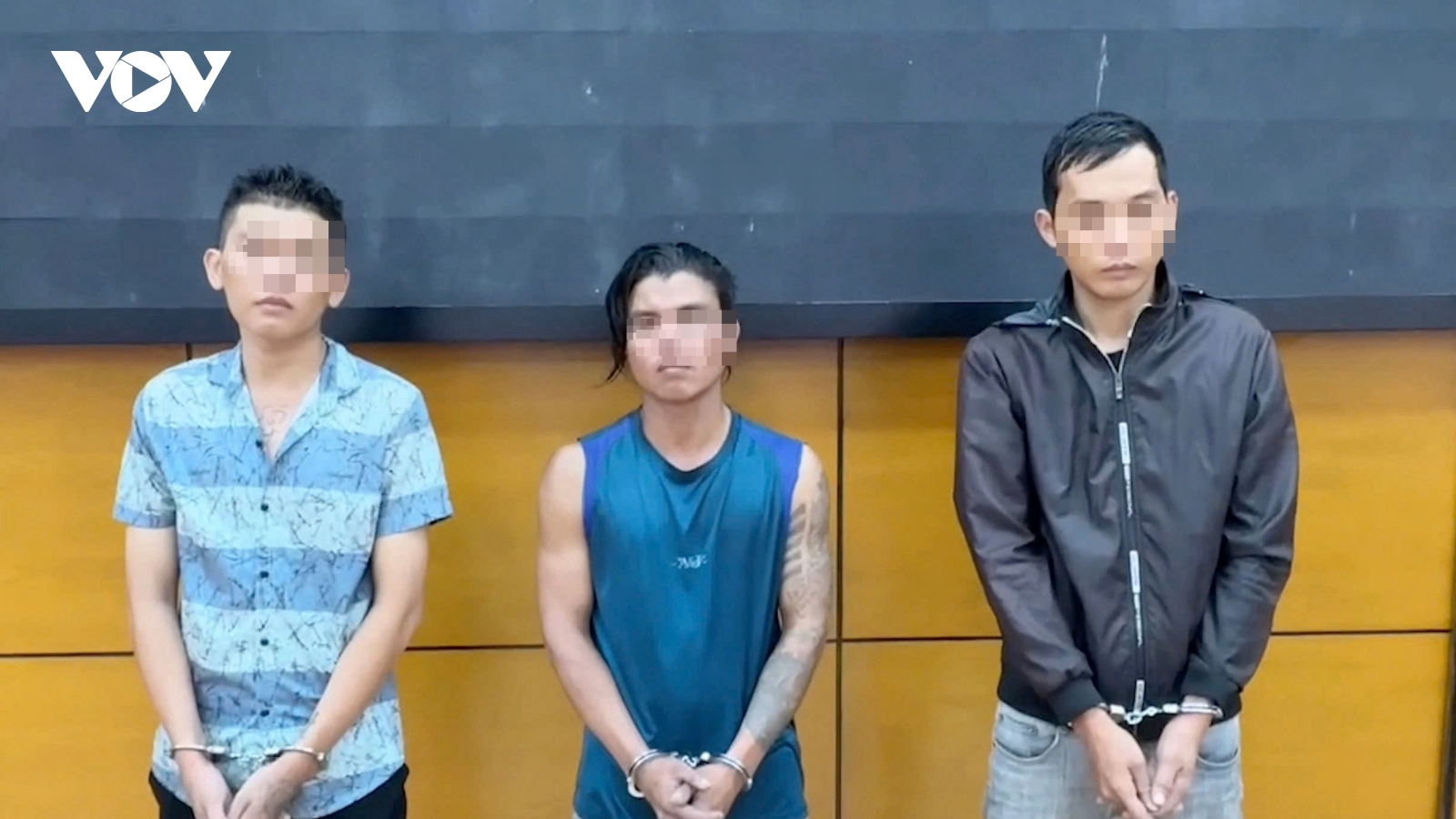 Bắt 3 đối tượng giả danh công an để cướp tài sản