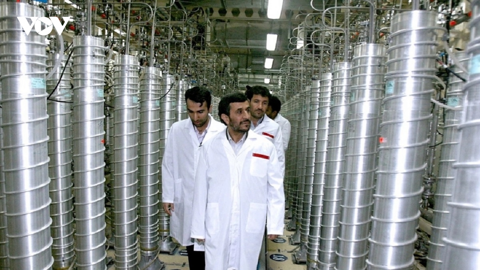 Iran sẽ không khuất phục trước áp lực từ bỏ làm giàu uranium