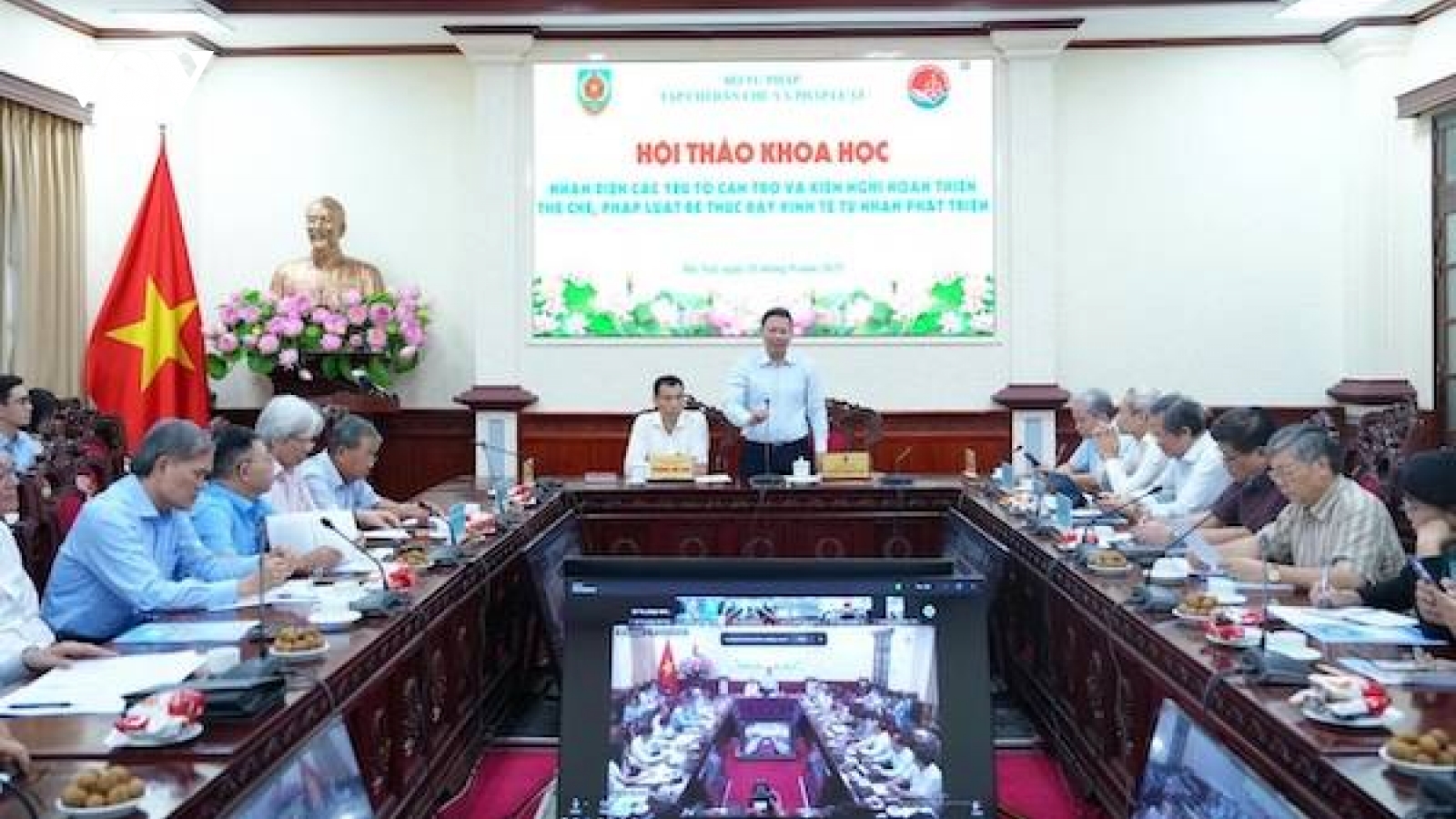 "Kiểm soát để không chèn lợi ích ngành, lợi ích nhóm vào công tác xây dựng pháp luật"