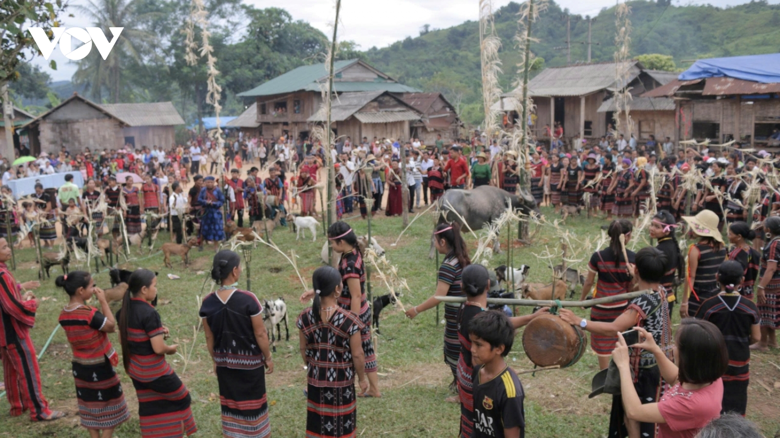 Giữ nét văn hóa người Pa Cô gắn với bài trừ hủ tục