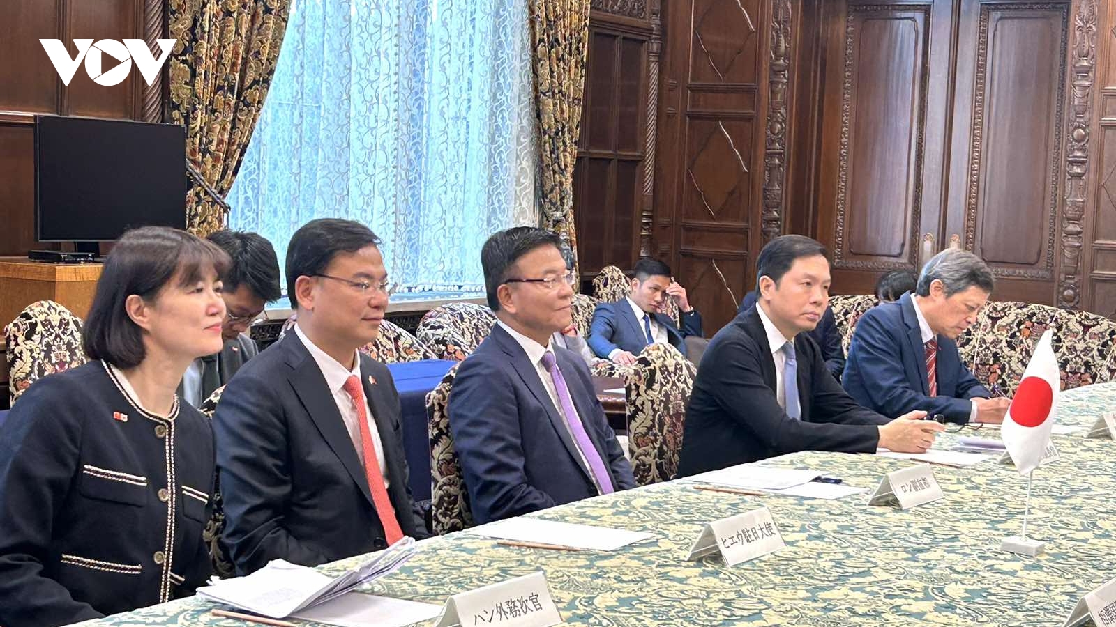 Phó Thủ tướng Lê Thành Long hội kiến Chủ tịch Thượng viện Nhật Bản