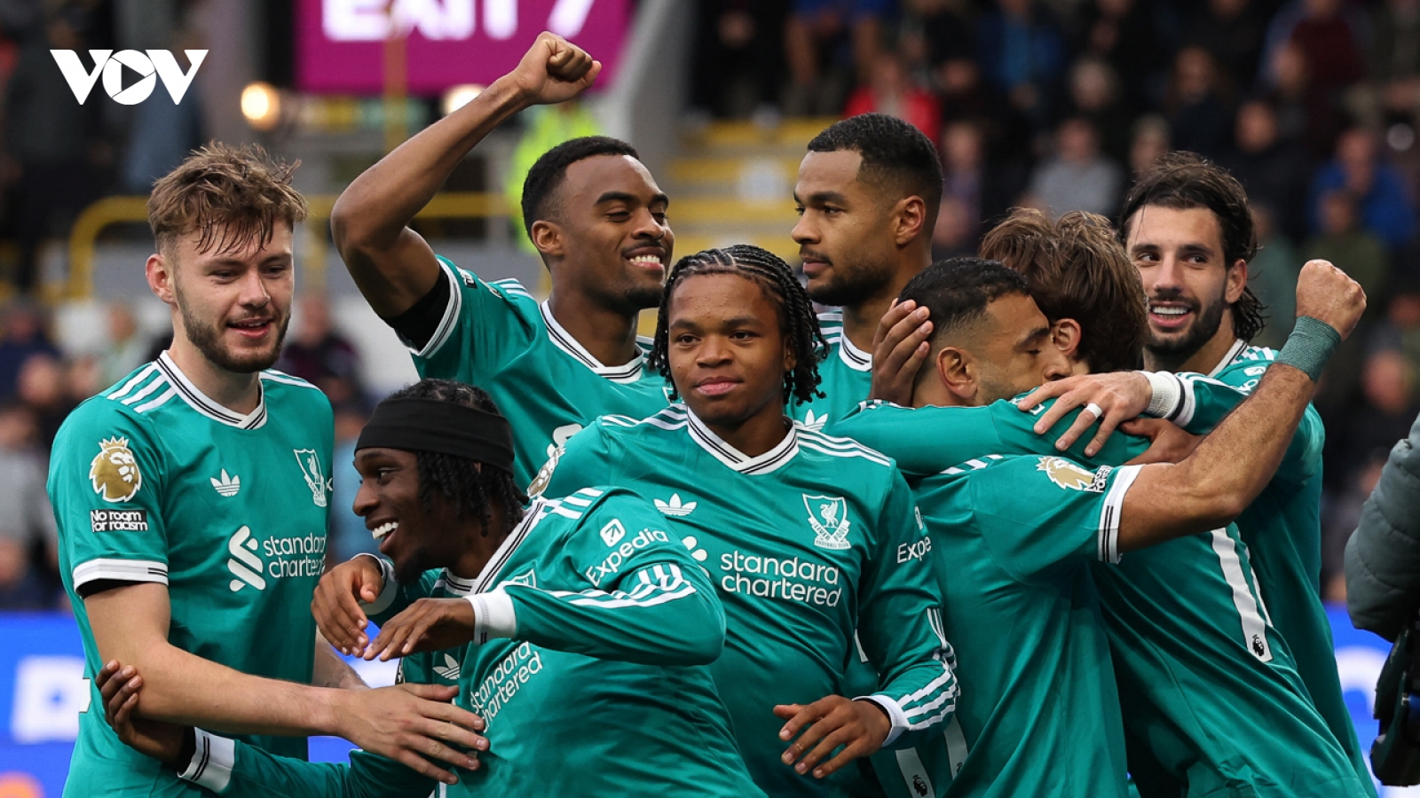 Bảng xếp hạng ngoại hạng Anh mới nhất: Liverpool giữ vững ngôi đầu