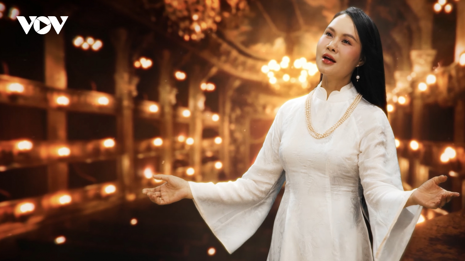 NSND Mai Hoa ra album về Hà Nội, khẳng định hát được cả nốt trầm lẫn âm cao
