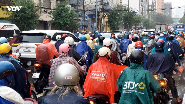 Hiểm họa thật từ những chiếc mũ bảo hiểm giá rẻ