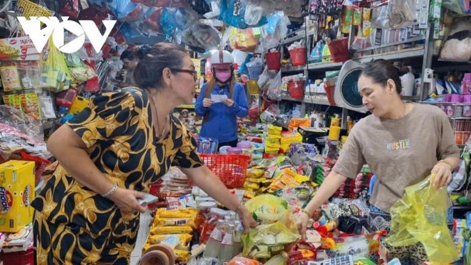 Nâng mức giảm trừ gia cảnh: Thiết thực hỗ trợ người lao động, thúc đẩy tiêu dùng