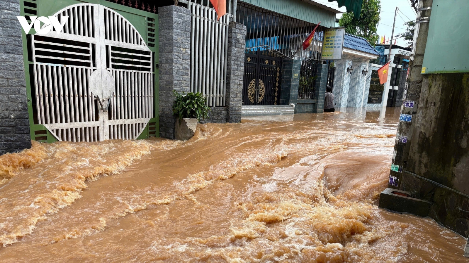 Nước ngập sâu tại khu vực dự án cao tốc Biên Hòa - Vũng Tàu