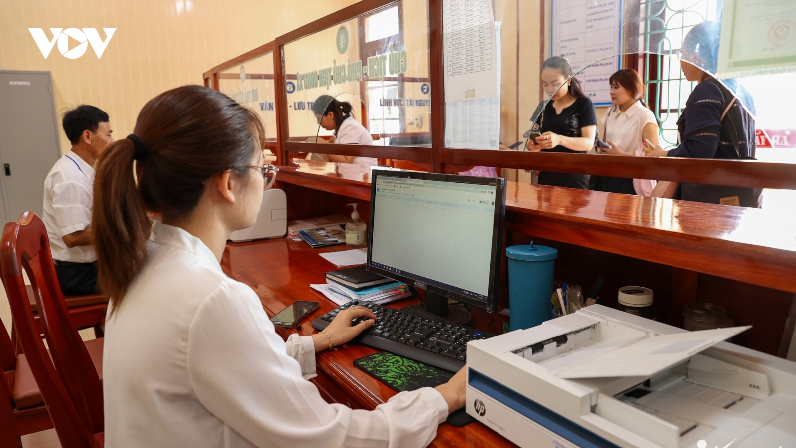 Dừng trợ cấp theo Nghị định 178, công chức nghỉ hưu trước tuổi hưởng chế độ gì?