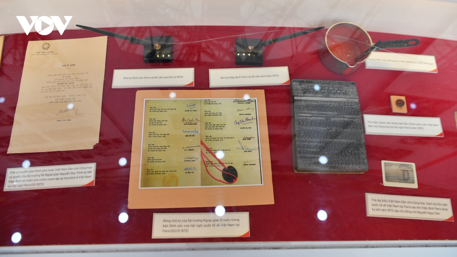 Loạt tài liệu ngoại giao quý hiếm ở Triển lãm 80 năm thành tựu đất nước