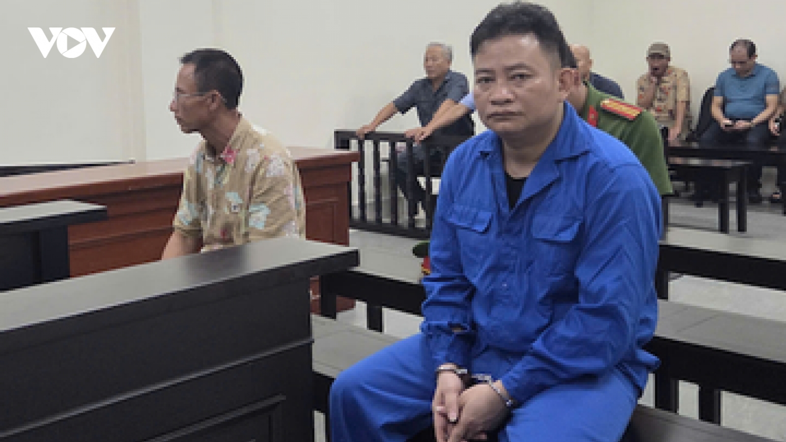 Người cha "múa dao" chém nhiều người sau lễ cúng 49 ngày mất của con
