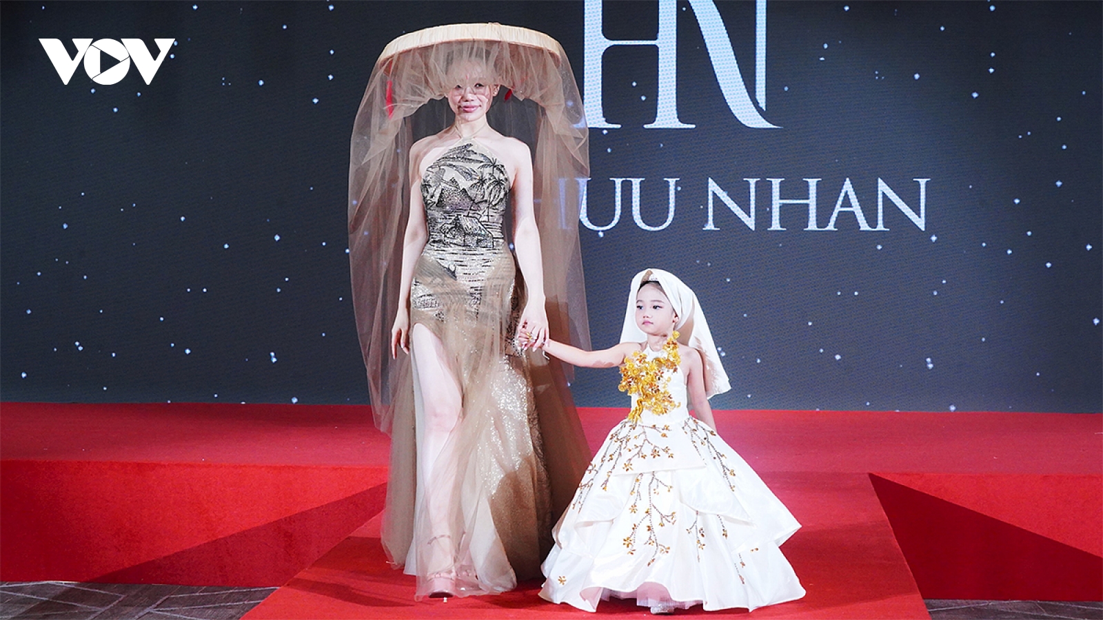 Âm nhạc và thời trang Việt gây ấn tượng tại Bắc Kinh, Trung Quốc