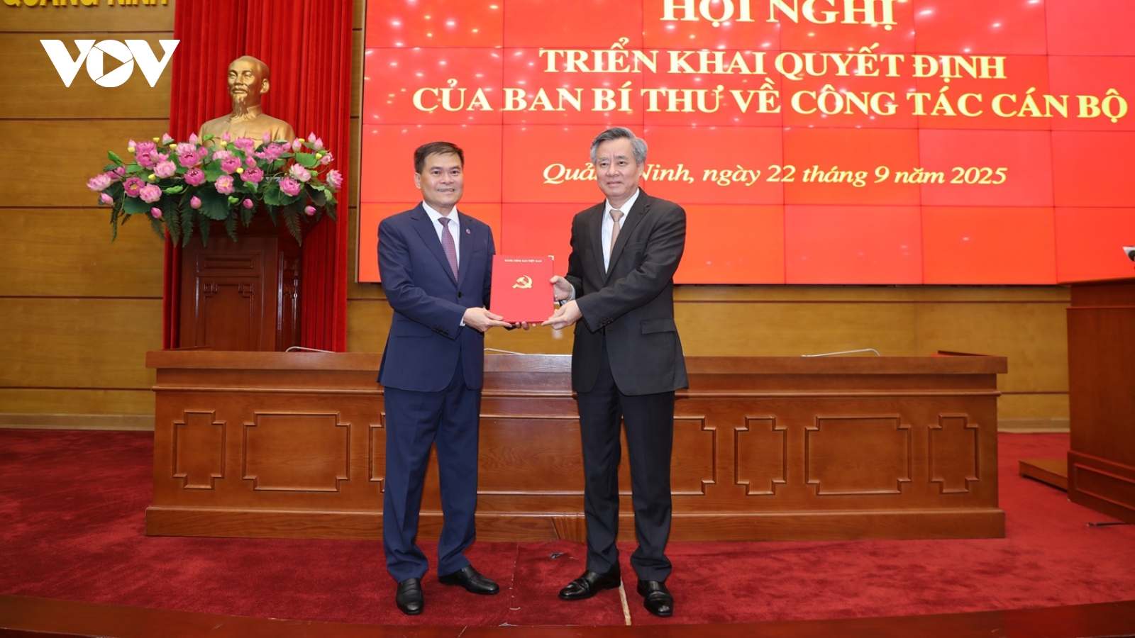 Thứ trưởng Bộ Tài chính Bùi Văn Khắng giữ chức Chủ tịch tỉnh Quảng Ninh