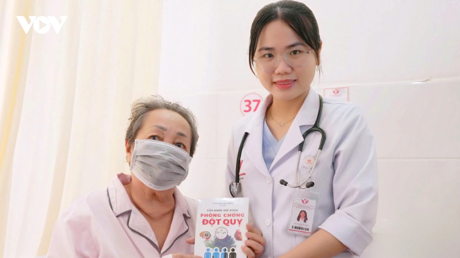 Cứu sống bệnh nhân U80 đột quỵ vì rò động tĩnh mạch máu não hiếm gặp