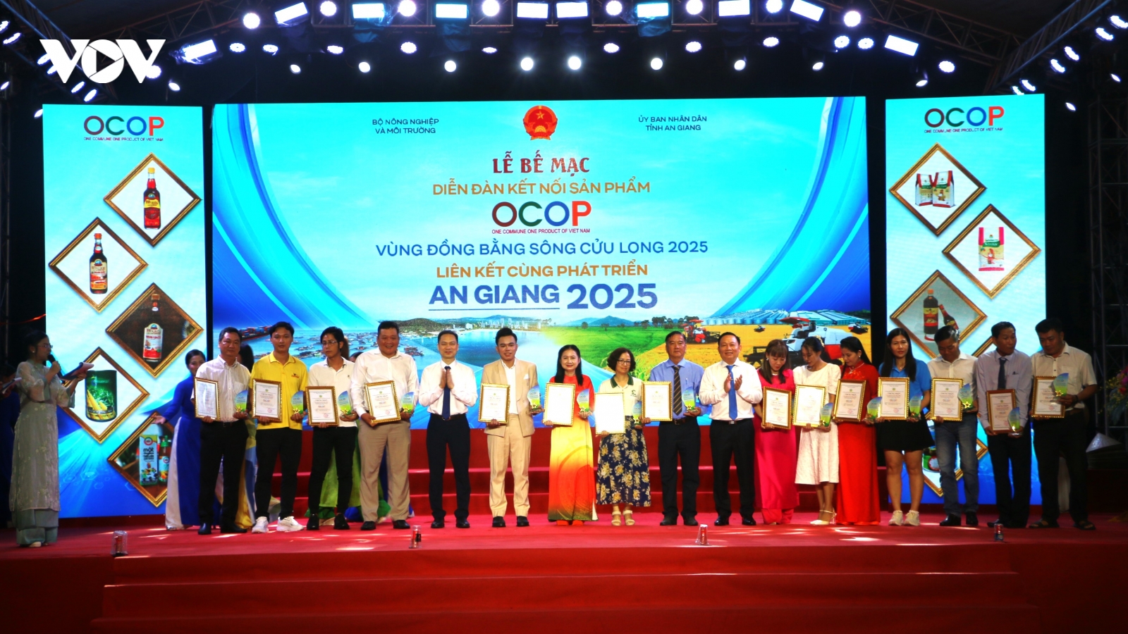 Bế mạc Diễn đàn OCOP vùng Đồng bằng sông Cửu Long năm 2025
