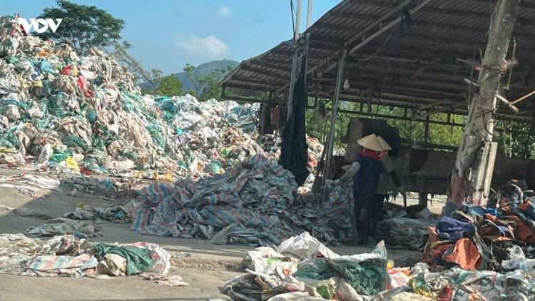Thanh Hóa: Ô nhiễm môi trường tại các cơ sở tái chế bao bì tự phát