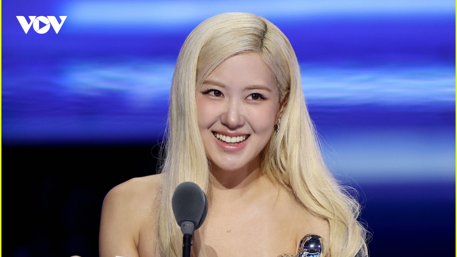 Blackpink ghi dấu tại MTV VMAs 2025, Rosé và Lisa cùng chiến thắng