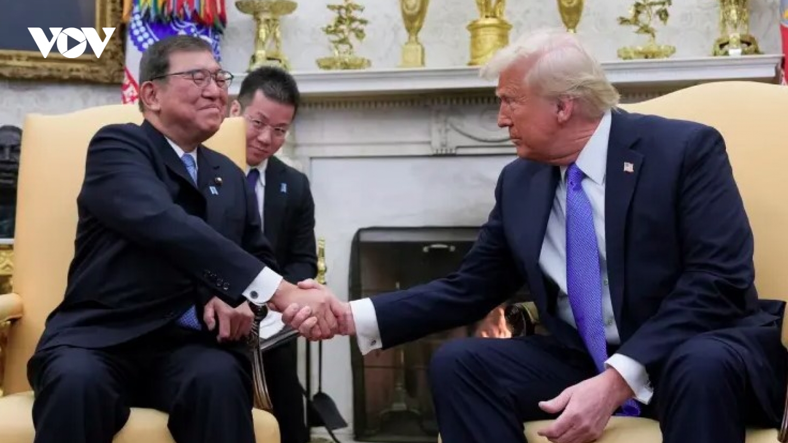 Tổng thống Trump ký sắc lệnh triển khai thỏa thuận thương mại với Nhật Bản