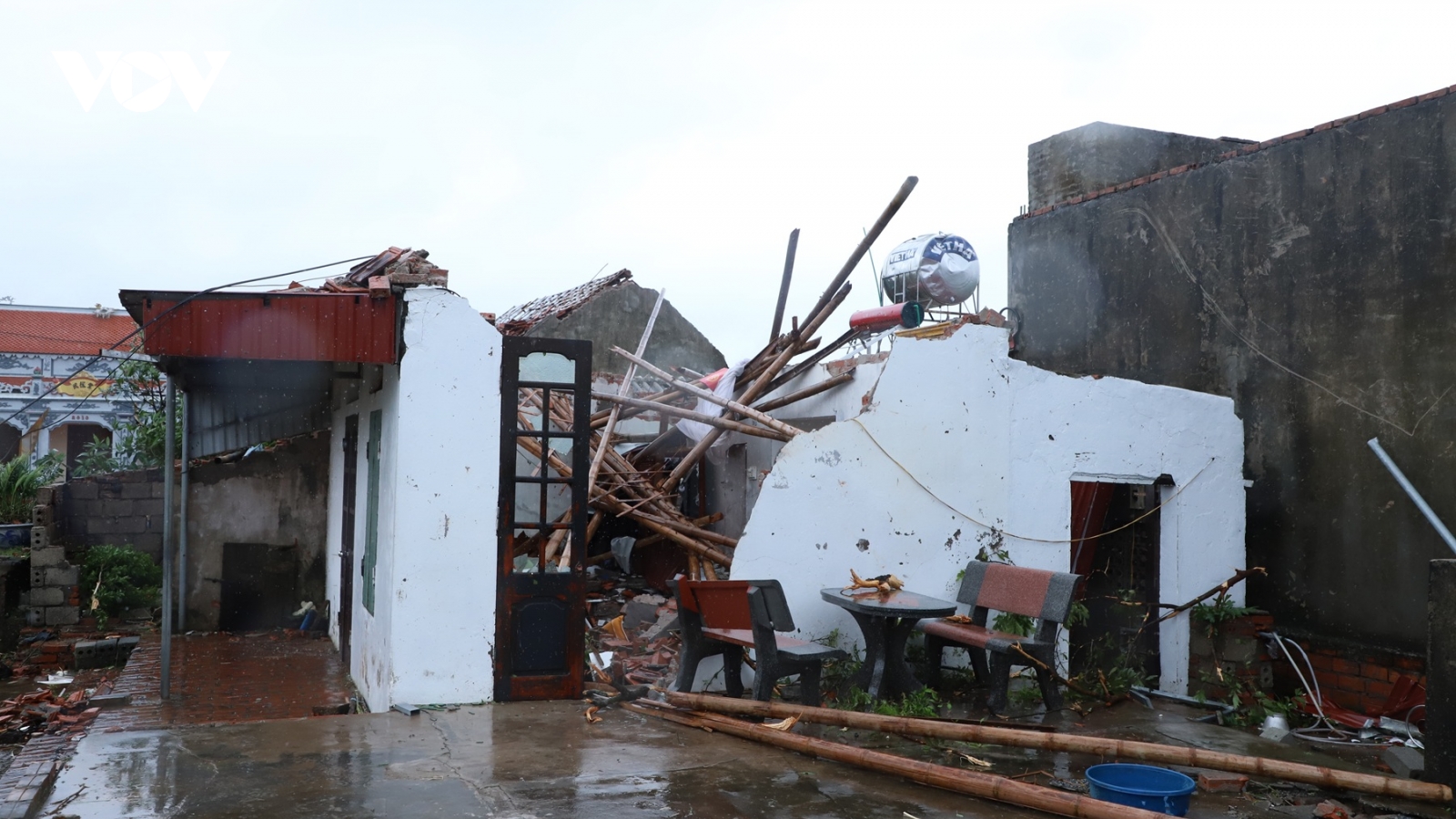 Bão số 10 làm 48 người chết và mất tích, hàng chục nghìn ngôi nhà hư hỏng