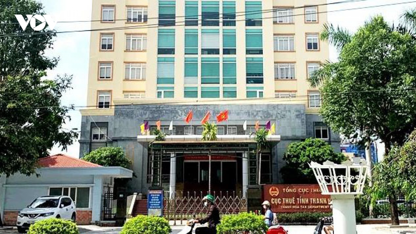 Vì sao hàng trăm giám đốc doanh nghiệp sẽ bị tạm hoãn xuất cảnh?