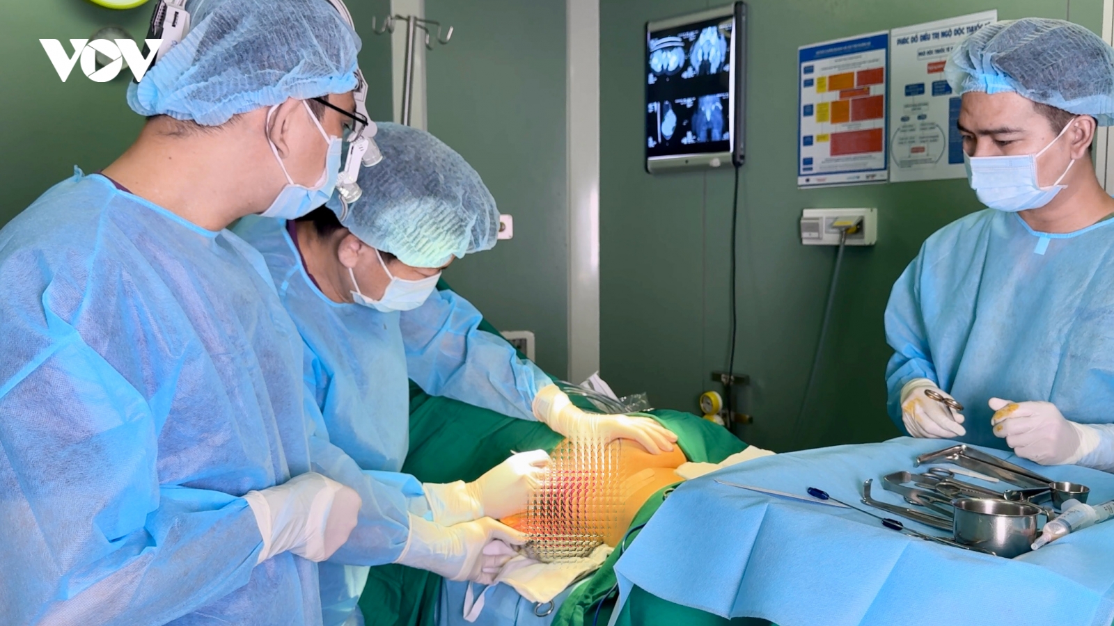 Hai ca biến chứng nặng do tiêm filler mông giá rẻ