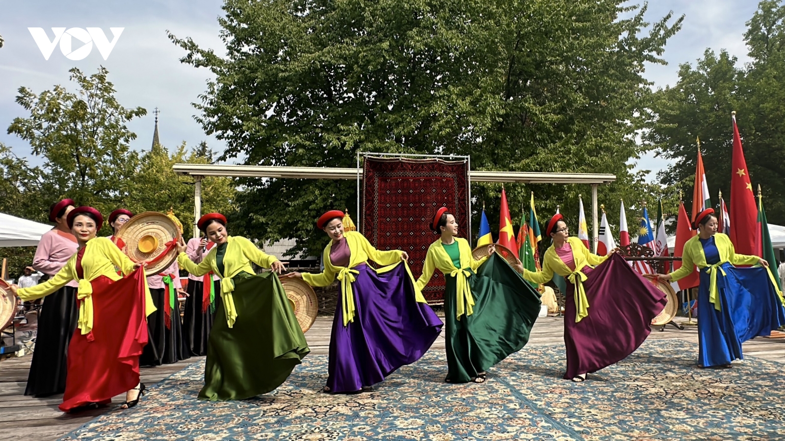 Gian hàng Việt Nam gây ấn tượng tại Lễ hội Văn hóa Châu Á lần thứ 3 ở Rumania