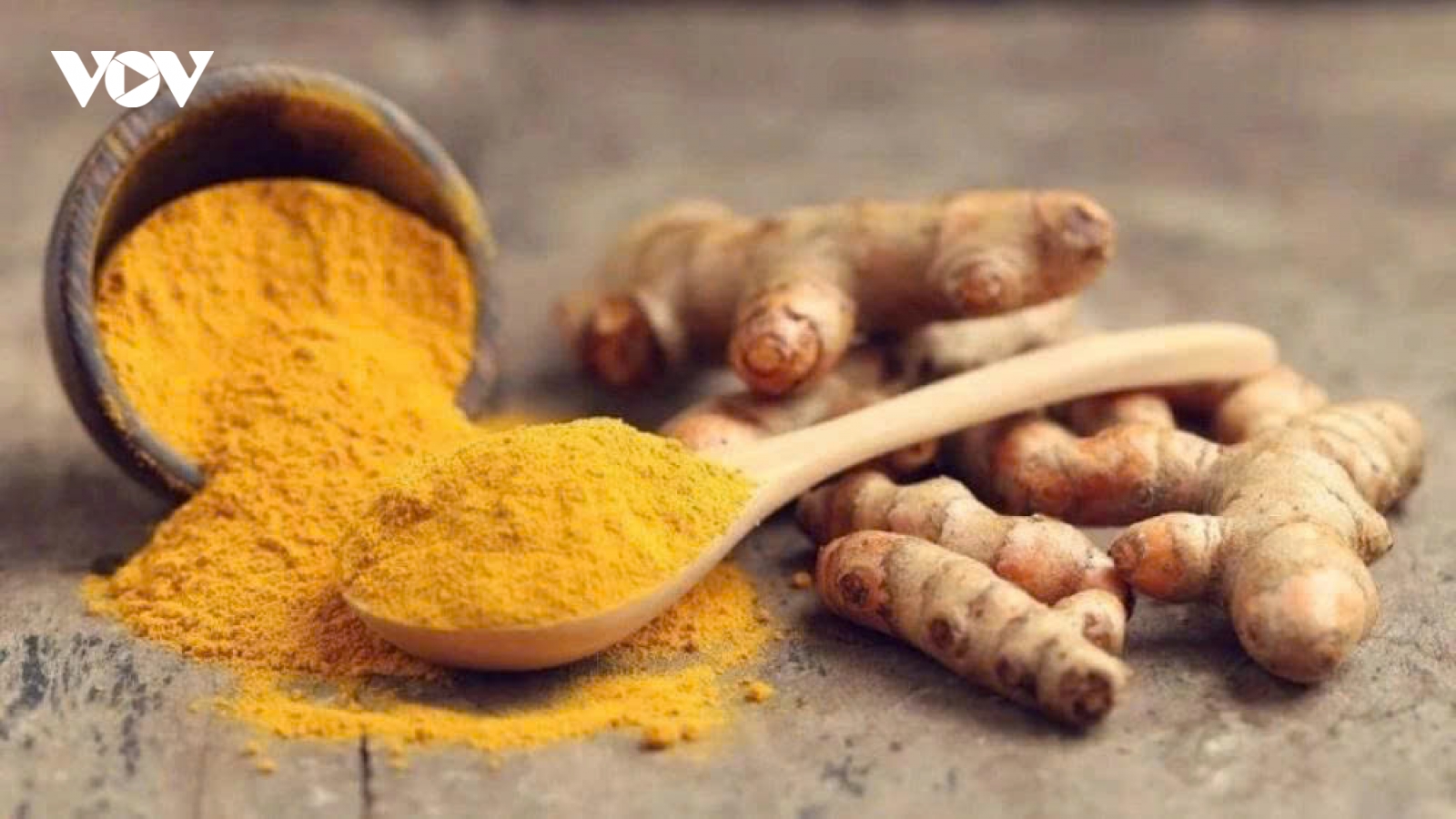 Cách uống tinh bột nghệ hỗ trợ chữa đau dạ dày hiệu quả