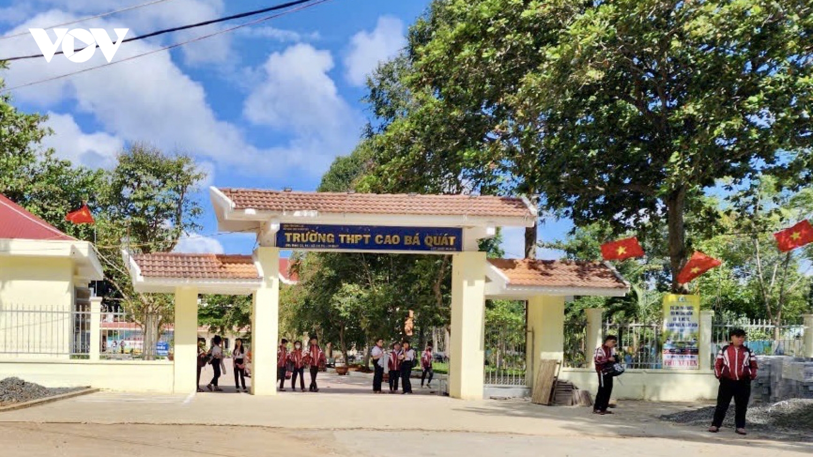 Kỷ luật cảnh cáo nữ Hiệu trưởng Trường THPT ở Đắk Lắk vì nhiều sai phạm